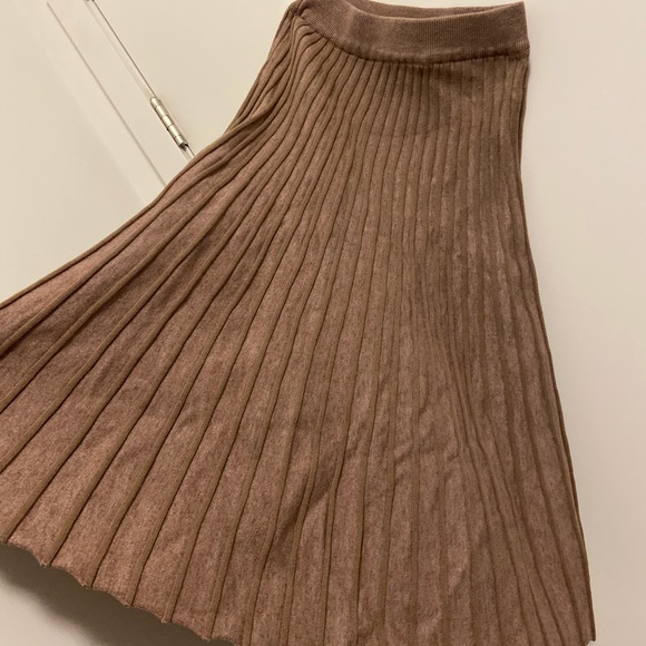 Brown/Tan Knit Midi Skirt - Picture 2 of 3